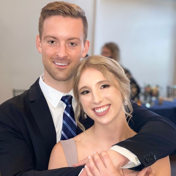 Meet your Posher, Allison - Picture 1 of 1